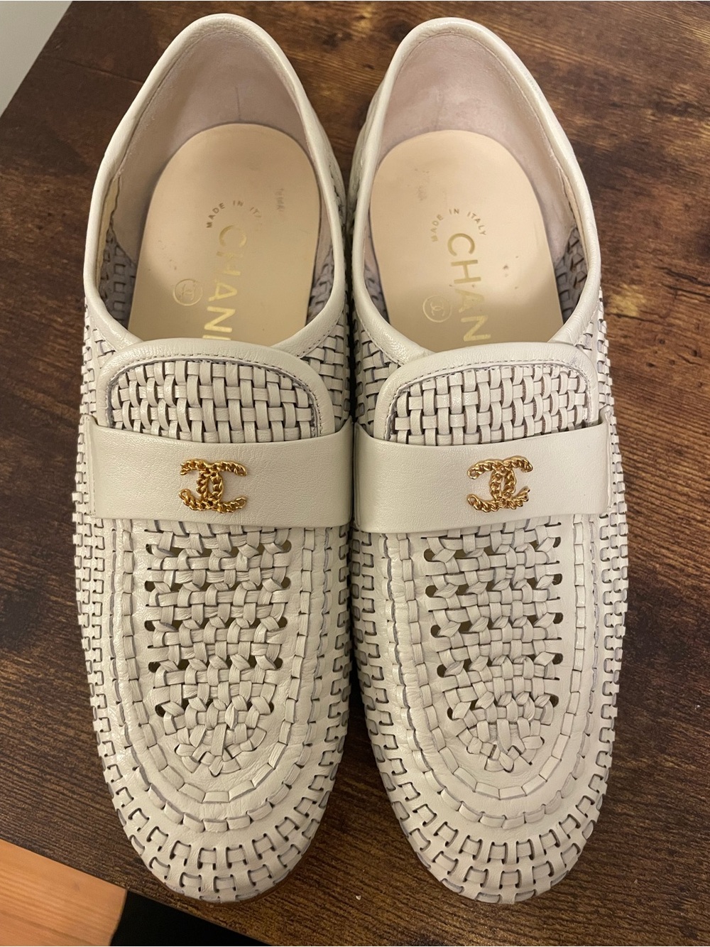 CHANEL Cream Woven Leather Women’s Loafers with Gold Logo - Picture 7 of 8